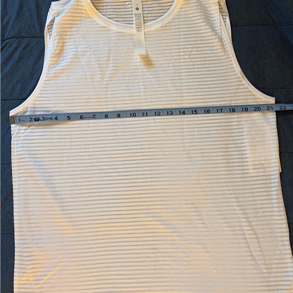Lululemon. Size 10. White Tank Top. New with tags. - Picture 6 of 8